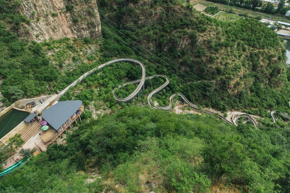 野三坡避暑团建全攻略,高山漂流,徒步探险,星空晚宴,烧烤k歌