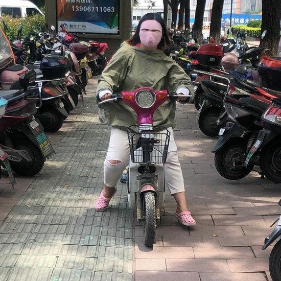 女生为了防晒能做到什么地步？亲妈都认不出来系列，了解一下